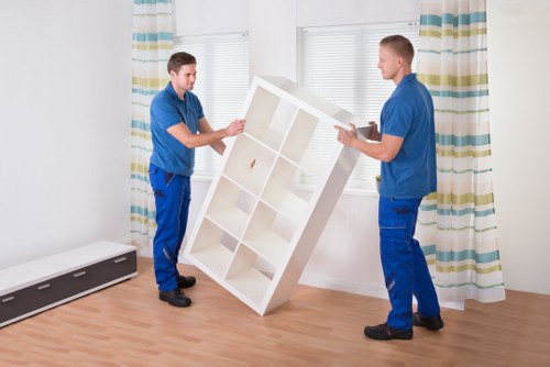 Local house removals support for flats and homes near Elephant and Castle